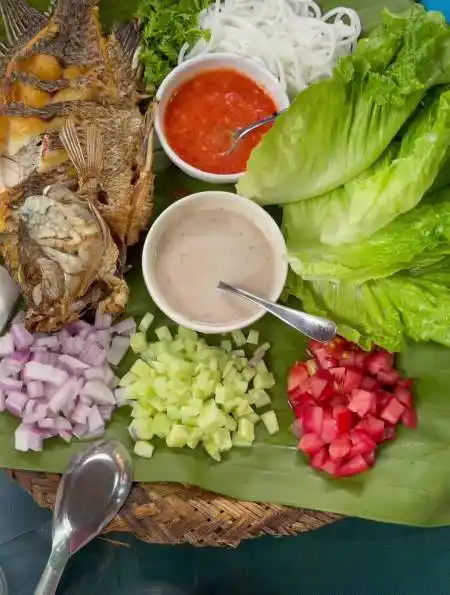 傣族地方特色美食菜包鱼特色美味,太好吃了-度小视