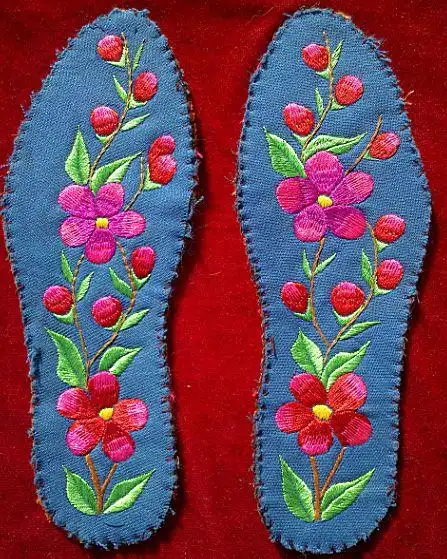 女士绣花毛边鞋垫