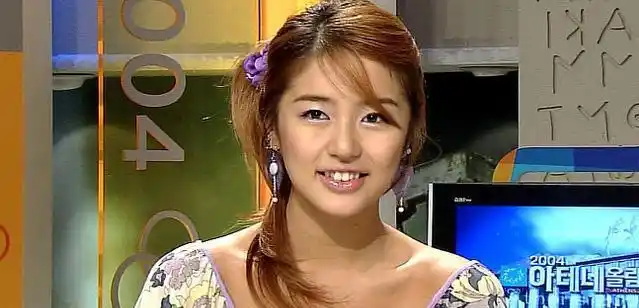 从尹恩惠早期的照片中可以看得出来,她当时还是一枚小胖子,身材没有