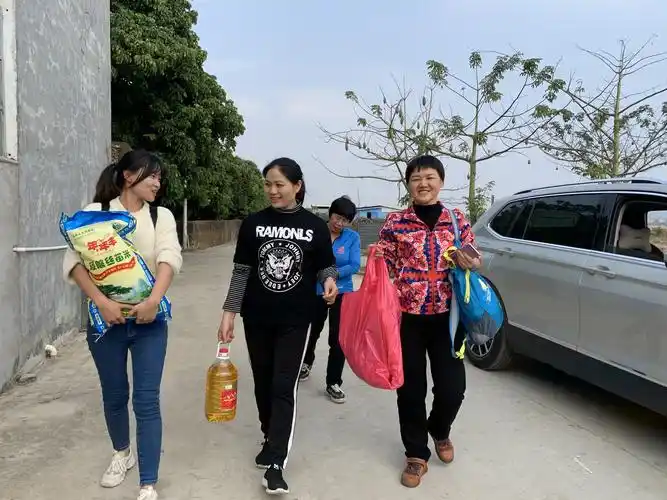 东江义工 来香姐家走亲戚啦!