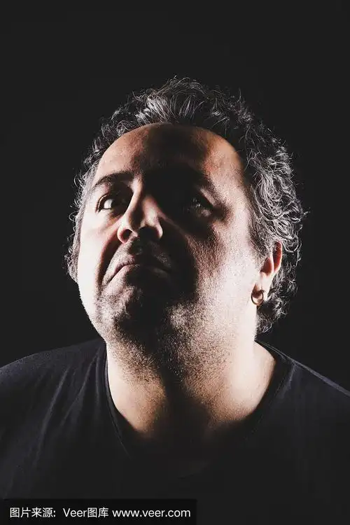 傲慢的男人,表情扭曲,肖像