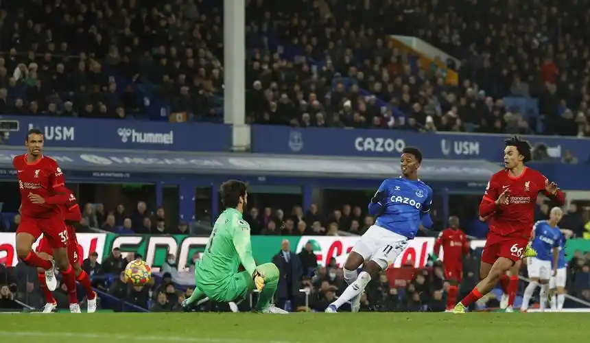 足球——英超:利物浦胜埃弗顿