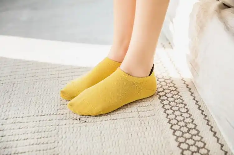 19春夏新款后跟小耳朵纯色短筒女袜子 日韩全棉女士船袜 厂家批发