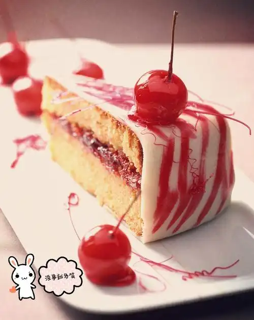 【水果甜品】『樱桃蛋糕』用料:鸡蛋2个,白糖20克,巧克力炼乳40克