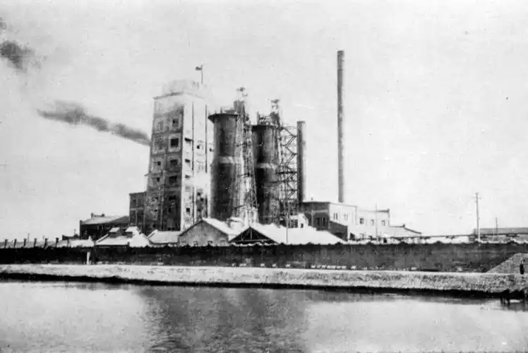 民国时期的大厂里,"牛马"的待遇怎么样?有加班费,年底拿双薪