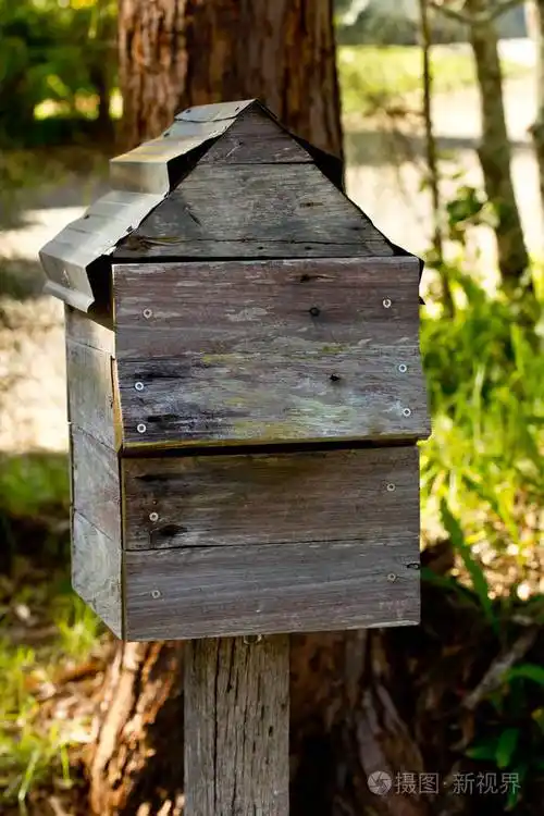 质朴的老木邮箱照片-正版商用图片01f46h-摄图新视界