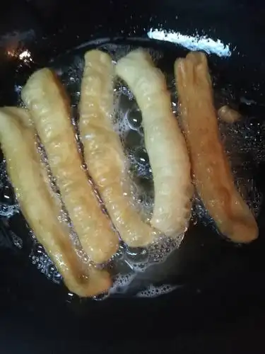 炸油条的做法