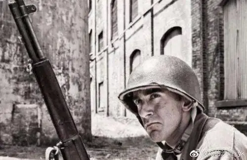 而这场仗打完后,敌军在清理战场时发现了约翰斯蒂尔,他被当成死尸拉了