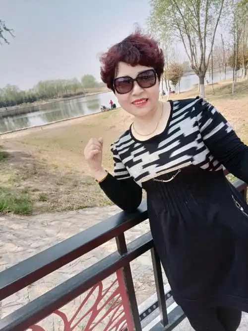 今天平度巧合偶遇一个美女大姐