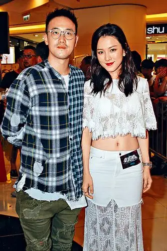 王敏奕获男友曾国祥前来撑场,好不恩爱.