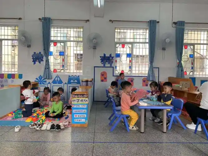 新塘镇中心幼儿园小班级半天观摩活动