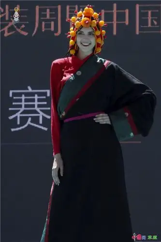 民族也时尚2019蕃巴秀最美藏袍惊艳江源玉树