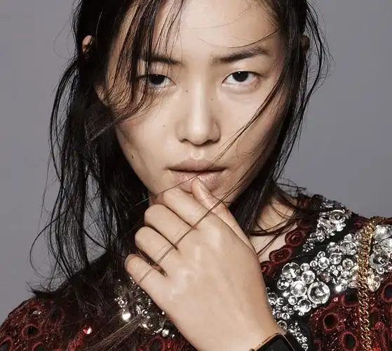 国际超模都是单眼皮!_名模q&a_人物_模特中国