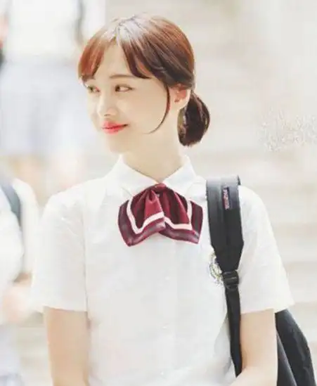 女孩子短头发怎么扎马尾干练利索马尾辫显调皮感