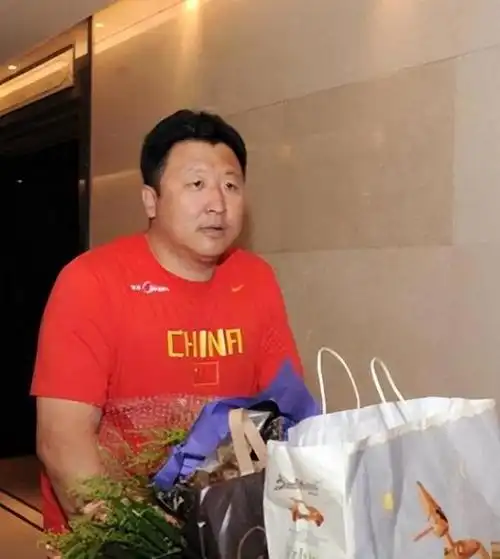 金炜:娶3位徒弟当老婆,将奥运冠军变主妇,毁掉队员前途