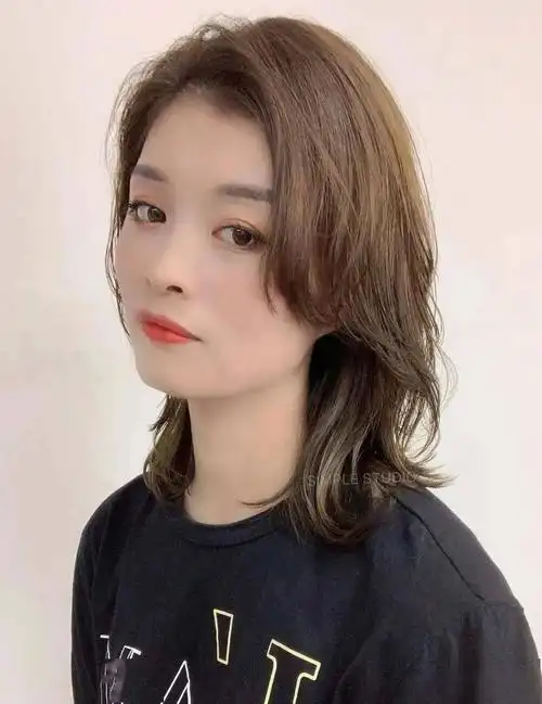 2020年流行烫不卷的发型