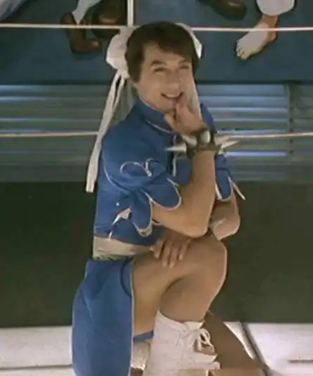 成龙《城市猎人》早期女装被网友挖出 化身街霸春丽"性感十足"