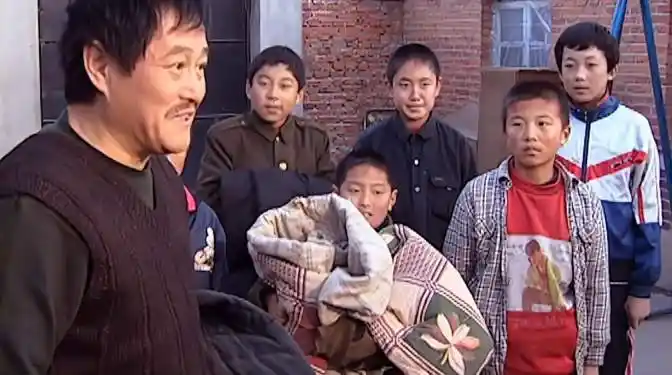 马大帅:赵本山一下带六个儿子回家,玉芬直接炖一大盆豆腐白菜!