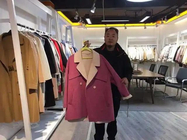 新年流行去工厂店买衣服!8000家服装厂云集的余杭乔司发布时尚地图