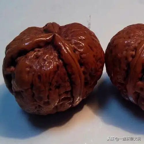 文玩麻核桃盘不过瘾?抓对铁核桃盘盘,网友怒吼:麻麻咧咧,盘它-