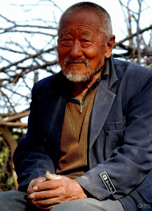 乡村老人