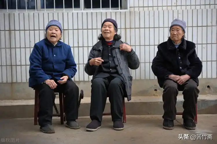 乡镇的养老院好还是街道的好(为何农村老人抗拒去养老院养老)  第4张