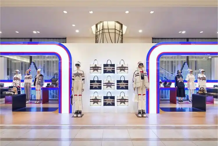 暖冬的慰藉,羽绒服服装快闪店设计最新案例 | 戈者设计