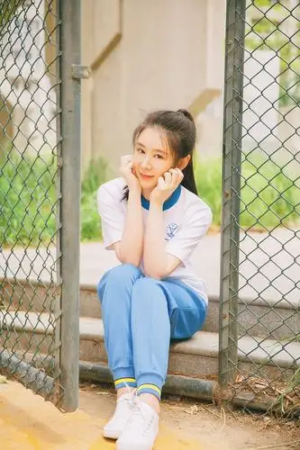 本色回归王雪儿化身日系小清新