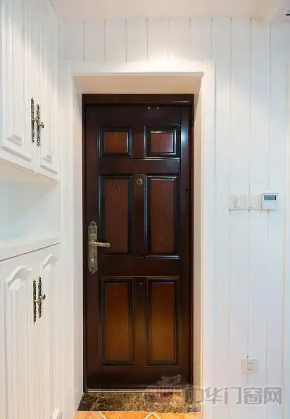 现代风格木门装修效果图 大气入户门效果图片