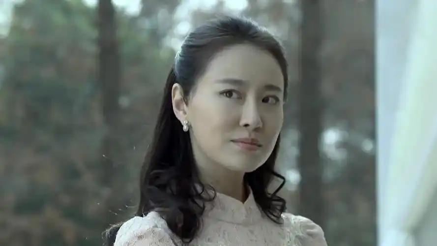 【一点资讯】伪装者:订婚宴上,明台捉弄程锦云,看