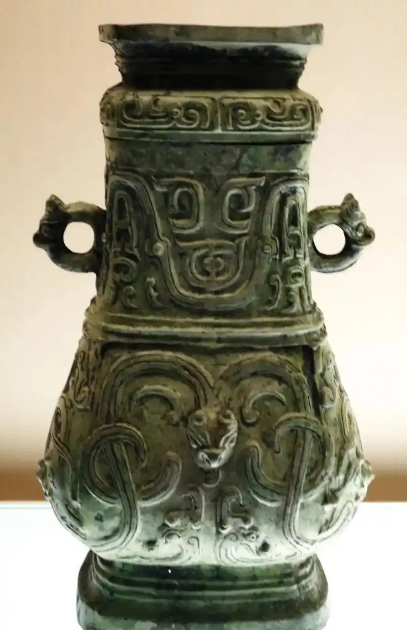 龙纹壶 秦公鼎 蟠龙鼓座:上博青铜器巡礼九