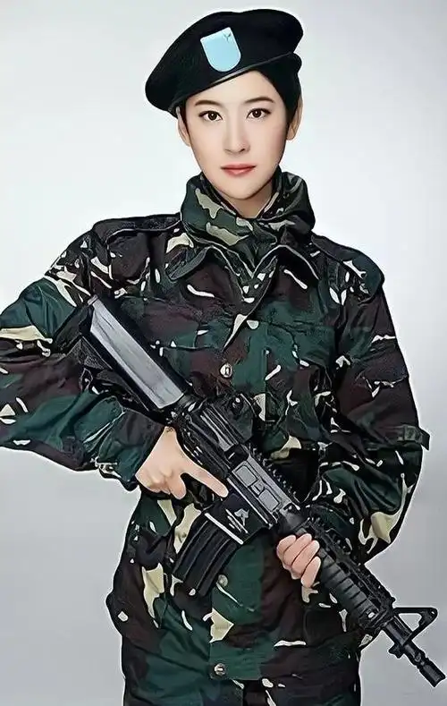 佟丽娅军装照