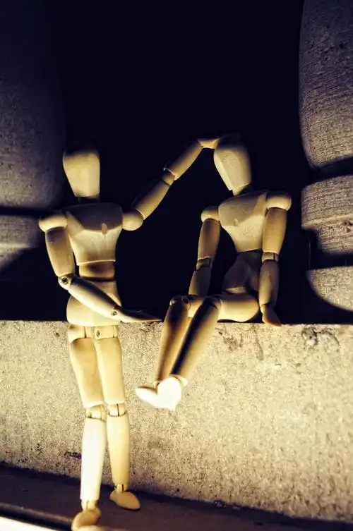 标题:木偶人的木偶戏