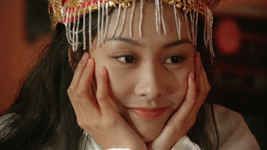 《大话西游》中紫霞仙子说:我的意中人是个盖世英雄,会脚踩七色祥云来