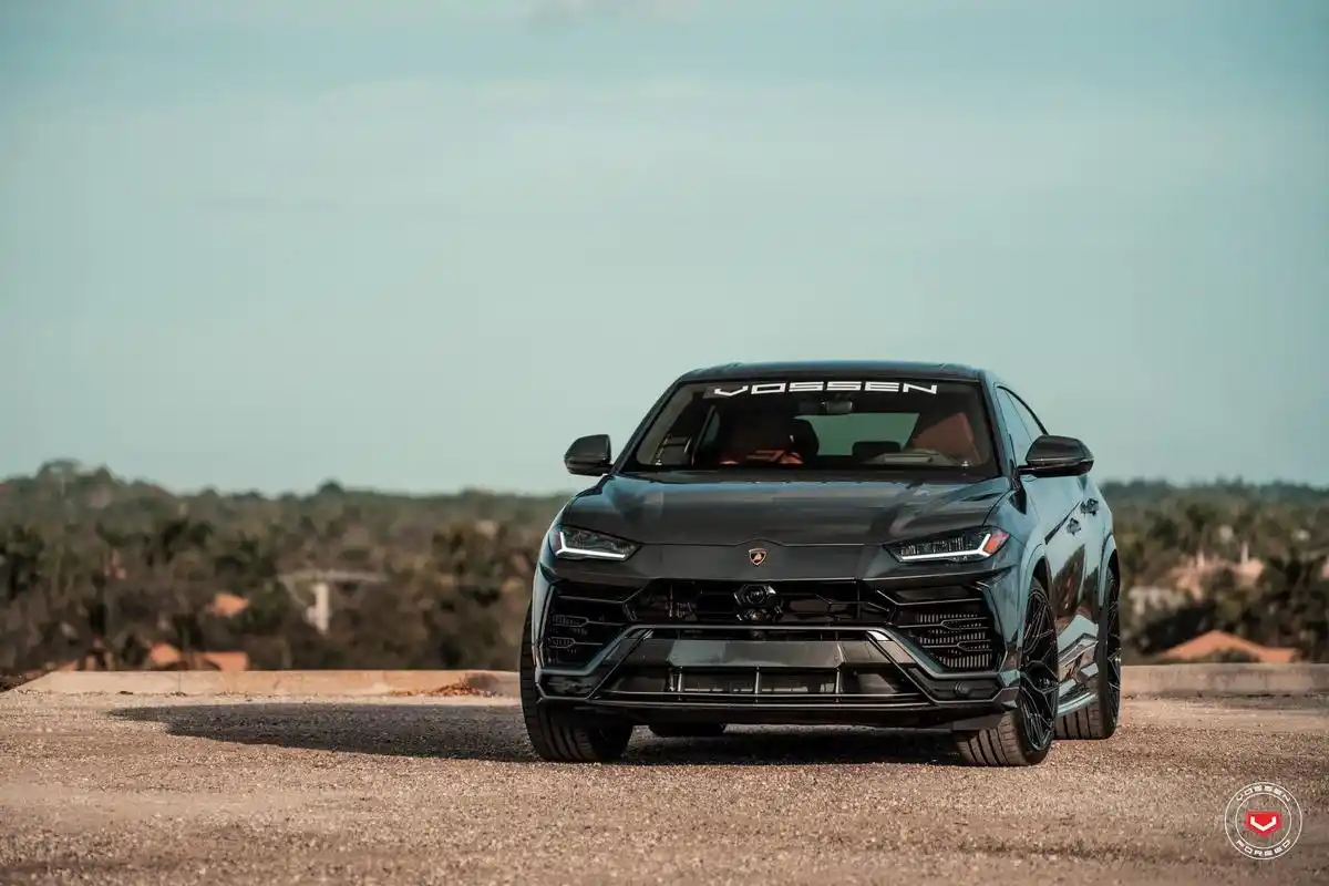 改装后的兰博基尼urus,看起来很大气