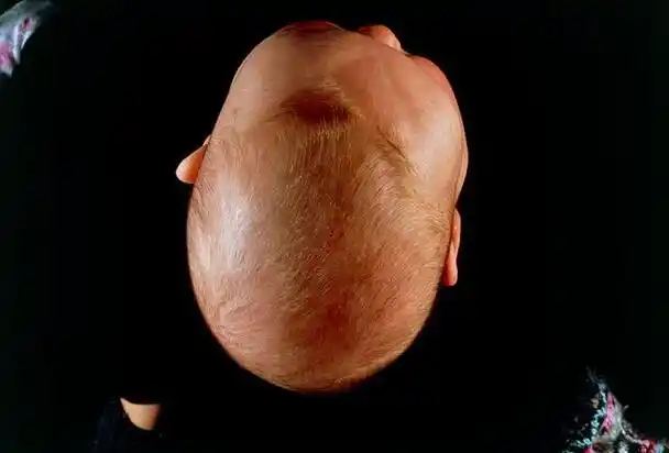 那段时间,我抱着刚满月的小宝宝去社区进行了体检