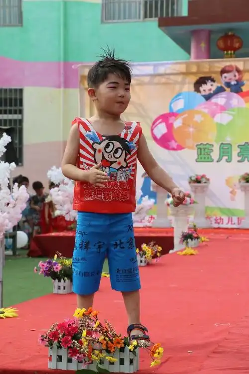 美篇你也能发这样的图文马上制作蓝月亮幼儿园迎"六一"亲子环保时装秀
