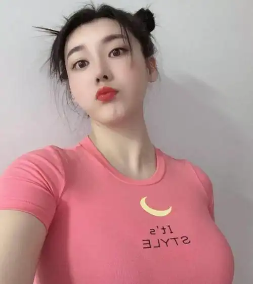 130斤的微胖女神刘太阳s型曲线成焦点网友太美了吧