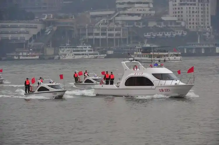 这是非常超前的.莫说人们的生态意识,长江实行禁渔期都还早着呢.