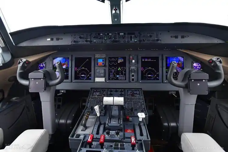 arj21驾驶舱 东航供图
