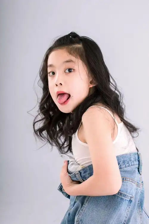 林总的儿童摄影作品《可爱到家》