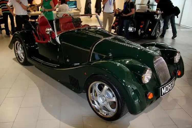 纯手工打造英国经典跑车摩根汽车亮相北京