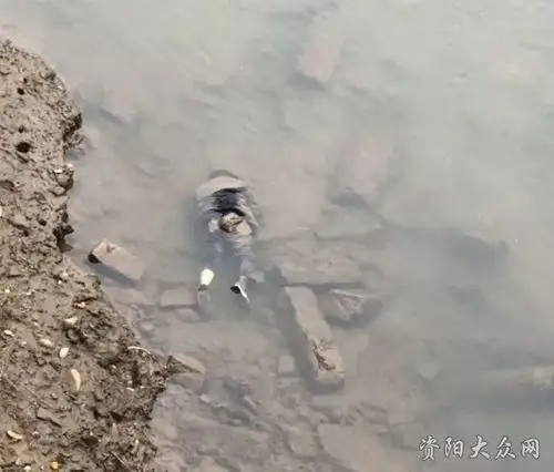 资阳九曲河桥惊现浮尸!随后又打捞起一具十几岁男孩尸体
