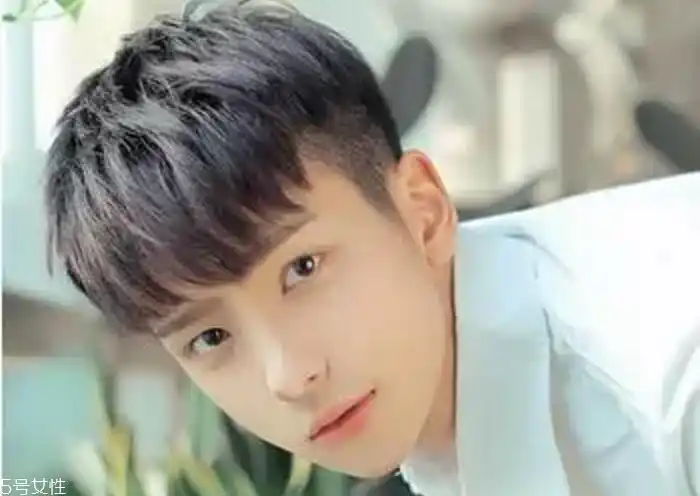 男生烫发有几种烫法 3种基础烫发要了解