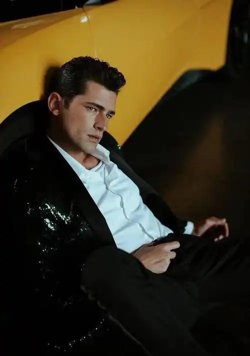 世界当红顶级男模—肖恩·奥普瑞,时尚界的宠儿,性感迷人身材好|超模