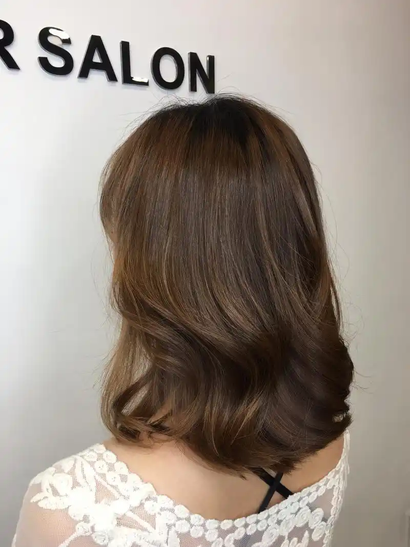 今日发色 蜜糖棕# 一个相得益彰的颜色衬托出你不一样的气质,蜜糖