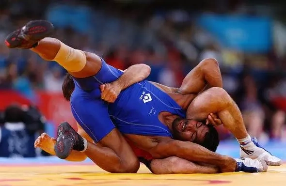 奥运会的摔跤项目简直辣眼睛!