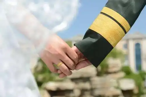 5个军恋中最暖心的瞬间,很甜,总有一个能够触动你的心