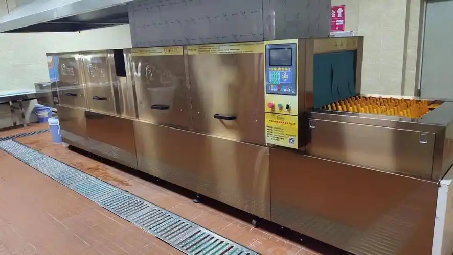 商用洗碗机的清洁优势