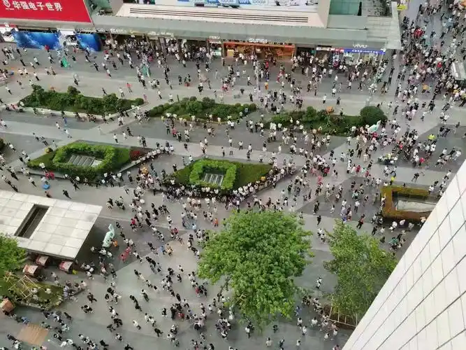 刚刚深圳华强北赛格大厦楼晃动官方不是地震